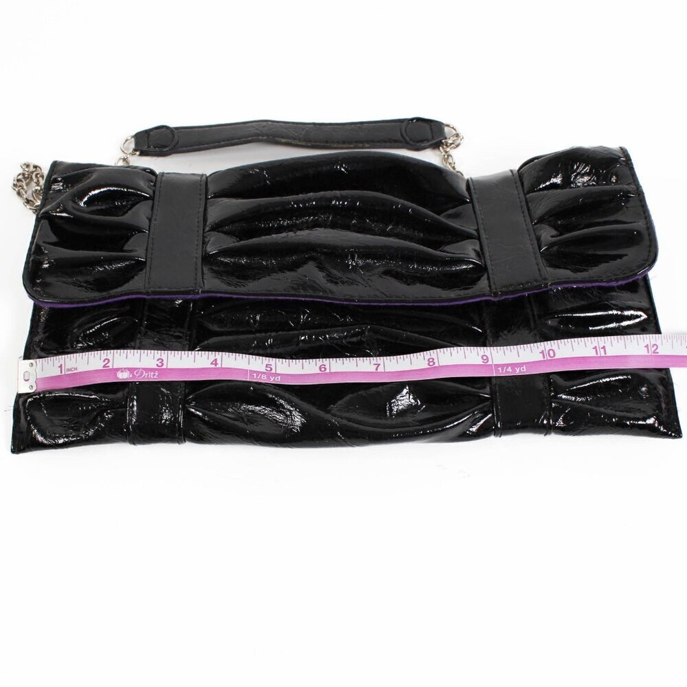 Daisy Fuentes Black Patent Leather Clutch Shoulder Bag Chain Strap Purple Lining - Picture 8 of 10